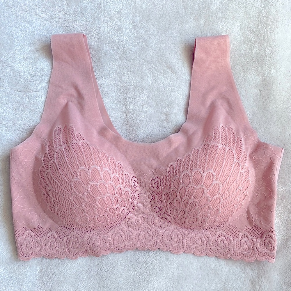 NWOT: Comfort Form, Wireless Bra